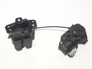 VOLVO V60 (2018–2026) Trunk lid lock 32149889 - 2