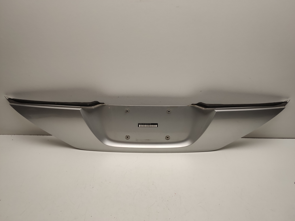 Mercedes Benz SL-Class 230 (2001–2012) Tagumine numbrimärgi hoidik A2307500137 Mercedes Benz SL-Class 230 (2001–2012) Tagumine numbrimärgi hoidik A2307500137