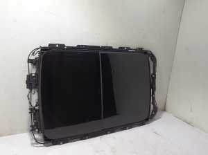 VOLVO V60 (2018–2026) Skylight 32205495 - 3