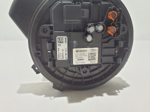 VOLVO V60 (2018–2026) Salongi puhuri mootor 32241017 - 3