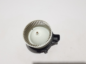 VOLVO V60 (2018–2026) Salongi puhuri mootor 32241017 - 4
