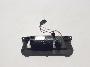 AUDI Q8 (2018–2026) USB-Anschluss 4N1035954 - 2