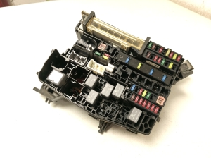 TOYOTA Avensis T27 (2008–2019) Kaitsmeplokid 8211105X50 - 4