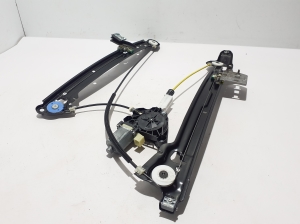 AUDI Q8 (2018–2026) Front door window regulator 4M8837462A - 4