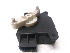 Saab 9-5 (1997–2010) Salongi soojenduse klapi mootor 1000024011 - 2