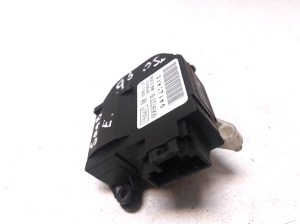 Saab 9-5 (1997–2010) Salongi soojenduse klapi mootor 1000024011 - 4