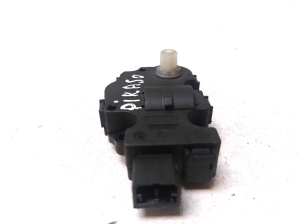 Citroen Xsara Picasso (1999–2012) Salongi soojenduse klapi mootor A21200600 - 3