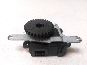 TOYOTA Avensis T27 (2008–2019) Salongi soojenduse klapi mootor 0638002160 - 3