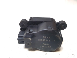 Peugeot 307 I (2000–2009) Salongi soojenduse klapi mootor H1959 - 3