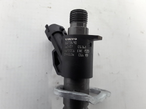  Fuel injector 