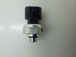 TOYOTA RAV 4 A4 (2012–2018) A/C condenser sensor 8871933020 - 2