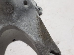AUDI Q8 (2018–2026) Engine bracket 4M0199307BF - 3
