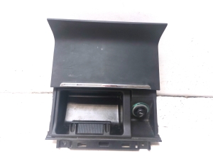 Aschenbecher vorne - 3T0857962