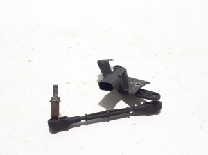 AUDI Q8 (2018–2026) Sensor an der Hinterradnabe 4M0941309L - 3