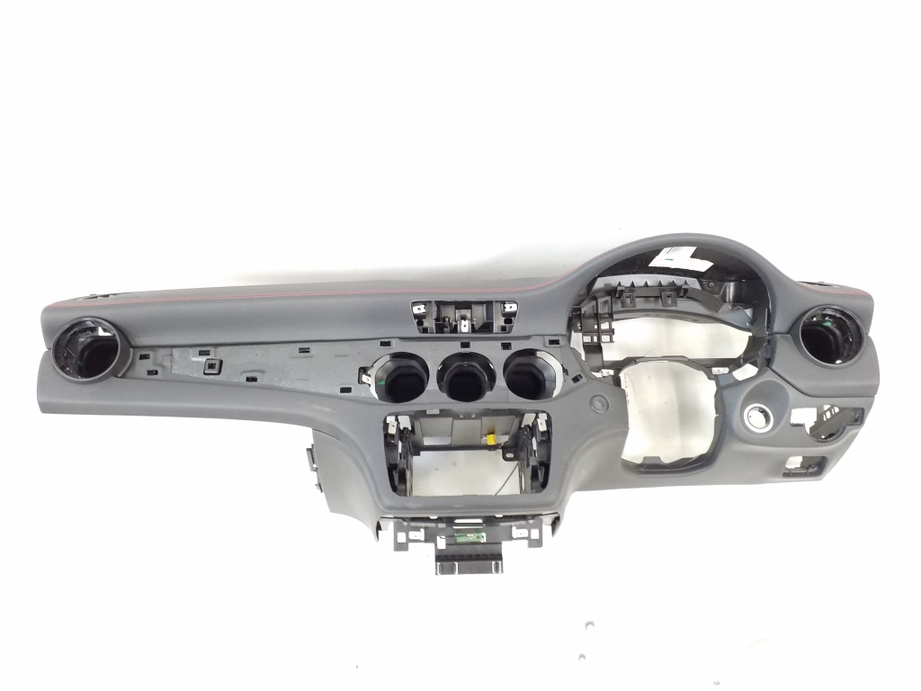 Mercedes Benz CLA-Class W117 (2013–2019) Armatuurlaud A1176800387 Mercedes Benz CLA-Class W117 (2013–2019) Armatuurlaud A1176800387