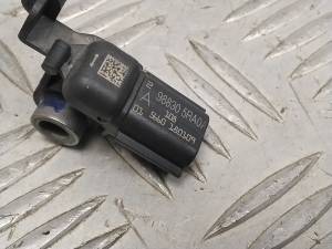 NISSAN Leaf II (2017–2026) Airbag sensor 988305RA0A - 4