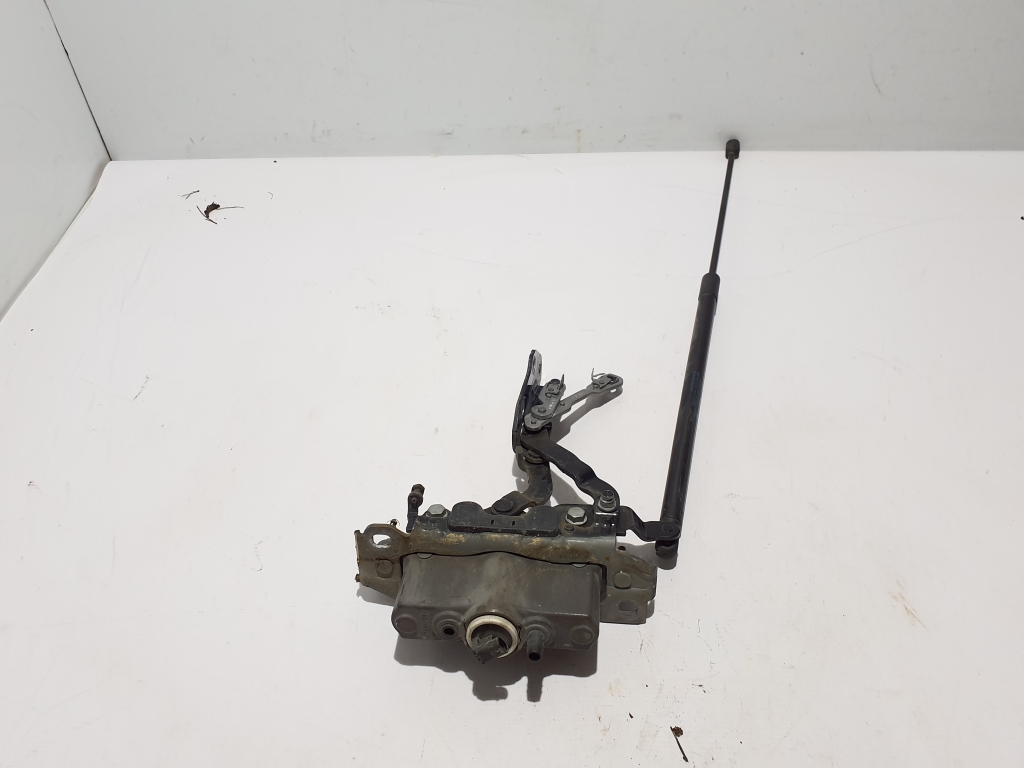 Mercedes Benz E-Class W212 (2009–2015) Hood hinge A2048800128 Mercedes Benz E-Class W212 (2009–2015) Hood hinge A2048800128