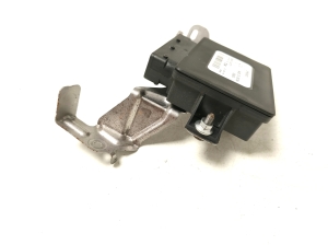 Mazda CX-3 (2015–2026) Electric parking brake control module D24P437E1 - 6