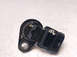 Camshaft position sensor - 393002F000
