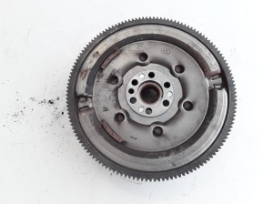  Clutch flywheel 