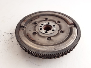  Clutch flywheel 