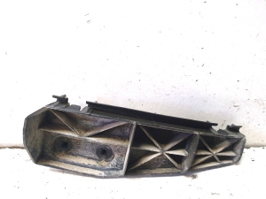 Rear bumper bracket - 52562OF010