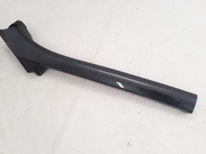  Windscreen strut outer 