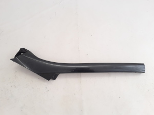  Windscreen strut outer 