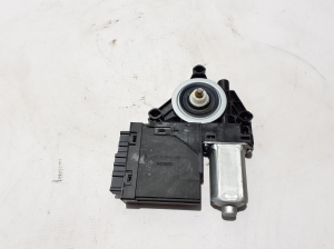   Fensterhebermotor vorne  - 31453355 
