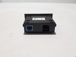 RENAULT Clio V (2019–2026) USB port 284H39520R - 2