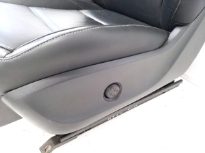 Infiniti Q30 (2015–2018) Vordersitz und seine Teile - 4