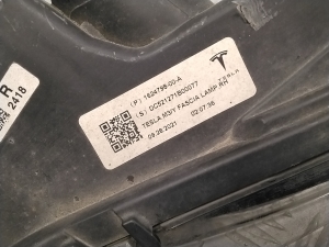 Tesla Model 3 3 (2016–2024) Front-Nebelscheinwerfer 162479800A - 2