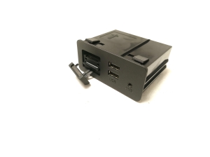 Mazda CX-3 (2015–2026) USB-pesa D09H669U0B - 3