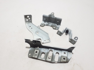 RENAULT Clio V (2019–2026) Front fender bracket 641C04310R - 2