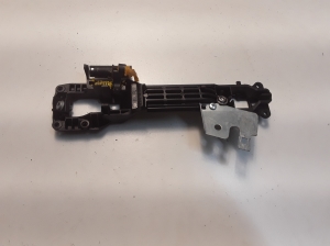 Suzuki Swift IV (2010–2017) Front door exterior handle bracket 8282163J10 - 2