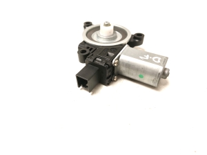 Mazda CX-3 (2015–2026) Front door window regulator motor B45C5858X - 2