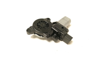 Mazda CX-3 (2015–2026) Front door window regulator motor BHP15958X - 4