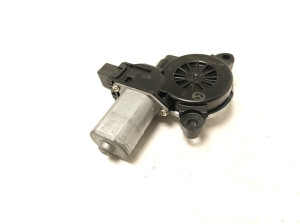 Mazda CX-3 (2015–2026) Front door window regulator motor BHP15958X - 5