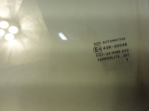 Suzuki Swift IV (2010–2017) Front door glass 8450268L00 - 3