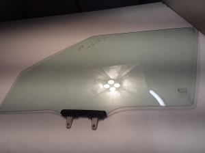 Suzuki Swift IV (2010–2017) Front door glass 8450268L00 - 4