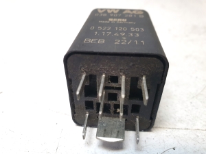AUDI Q5 (2008–2017) Glow plug relay 038907281B - 4