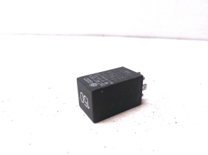 Volkswagen Golf V (2003–2009) Glühkerzenrelais 357927181A - 2