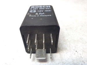 Volkswagen Transporter T5 (2003–2015) Glow plug relay 0281003031 - 3