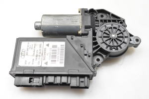 Hinterer Seitentür-Fensterhebermotor - 8E0959801A