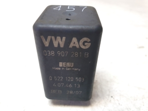 AUDI Q5 (2008–2017) Glow plug relay 038907281B - 2