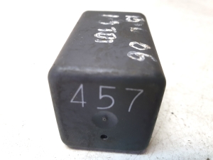 AUDI Q5 (2008–2017) Glow plug relay 038907281B - 4