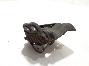 VOLVO XC90 (2015–2024) Engine mount 31330588 - 3
