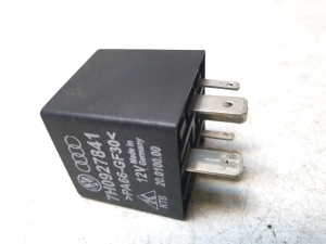 Volkswagen Transporter T5 (2003–2015) Glow plug relay 7H0927841 - 3