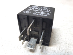 Volkswagen Transporter T5 (2003–2015) Glow plug relay 7H0927841 - 4
