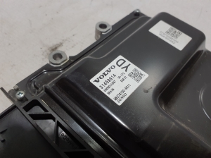 VOLVO XC90 (2015–2024) Engine control unit 31459914 - 4